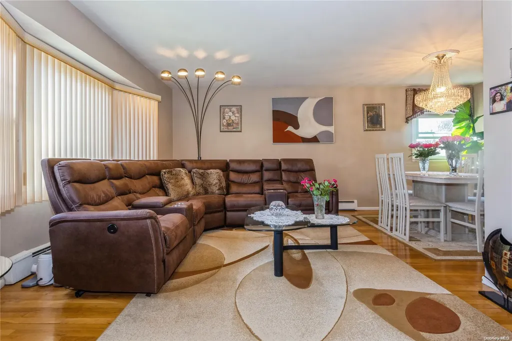 410 W Merrick Road Freeport NY 11520