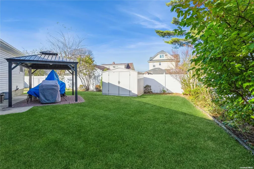 410 W Merrick Road Freeport NY 11520