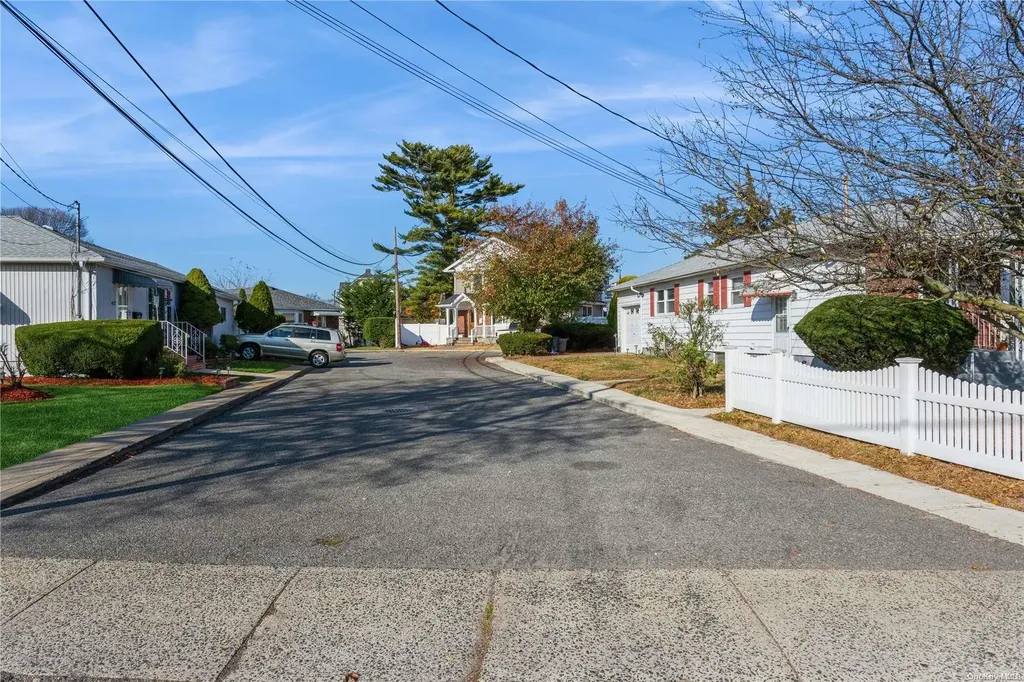 410 W Merrick Road Freeport NY 11520
