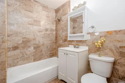 3 Emerald Lane S Amityville NY 11701