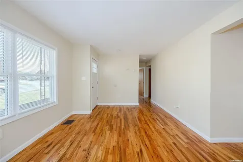 3 Emerald Lane S Amityville NY 11701