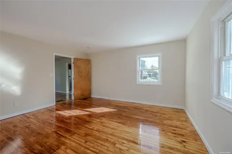 3 Emerald Lane S Amityville NY 11701