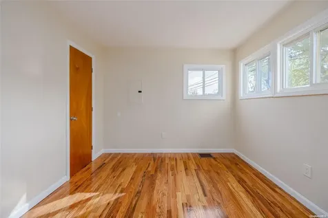 3 Emerald Lane S Amityville NY 11701