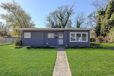 3 Emerald Lane S Amityville NY 11701
