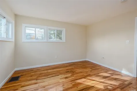 3 Emerald Lane S Amityville NY 11701