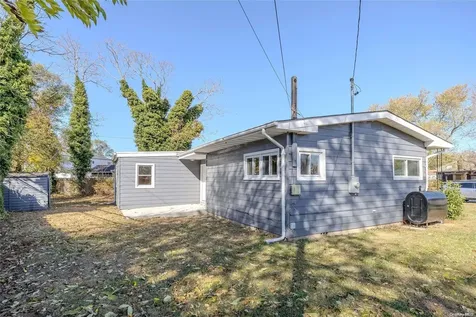 3 Emerald Lane S Amityville NY 11701