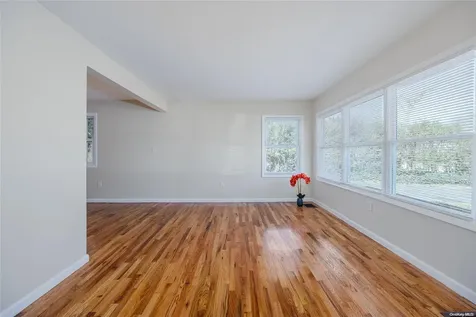 3 Emerald Lane S Amityville NY 11701