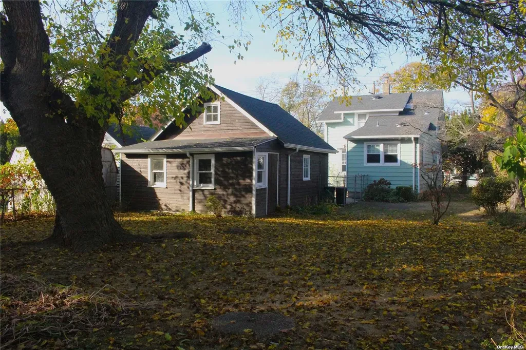 175 Smith Street Merrick NY 11566