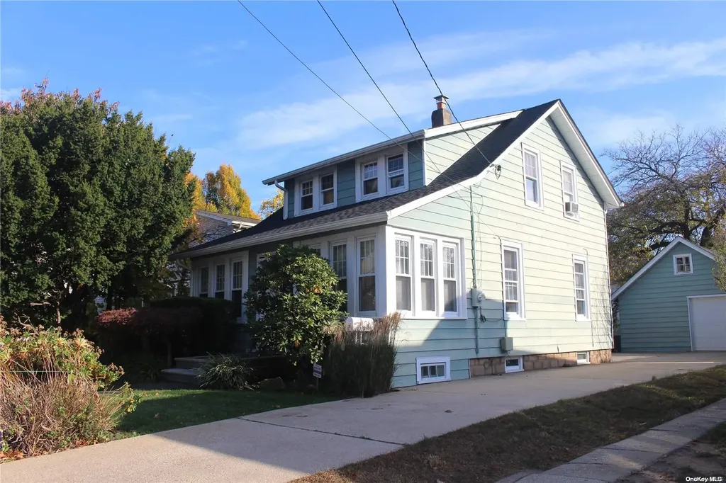 175 Smith Street Merrick NY 11566