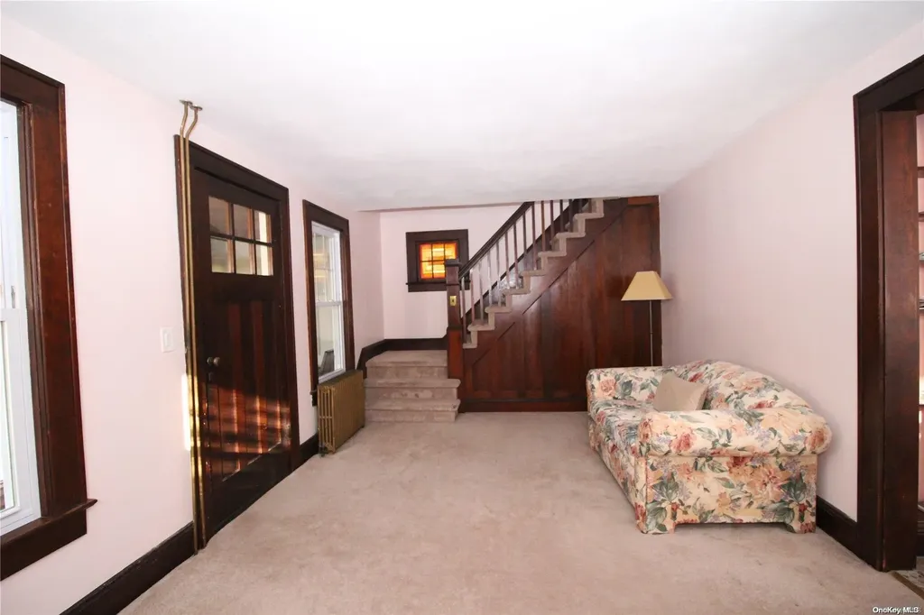 175 Smith Street Merrick NY 11566