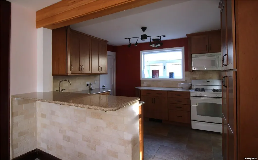 175 Smith Street Merrick NY 11566