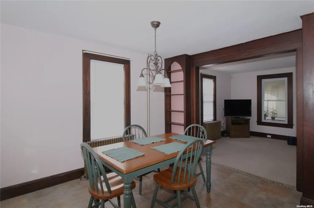 175 Smith Street Merrick NY 11566