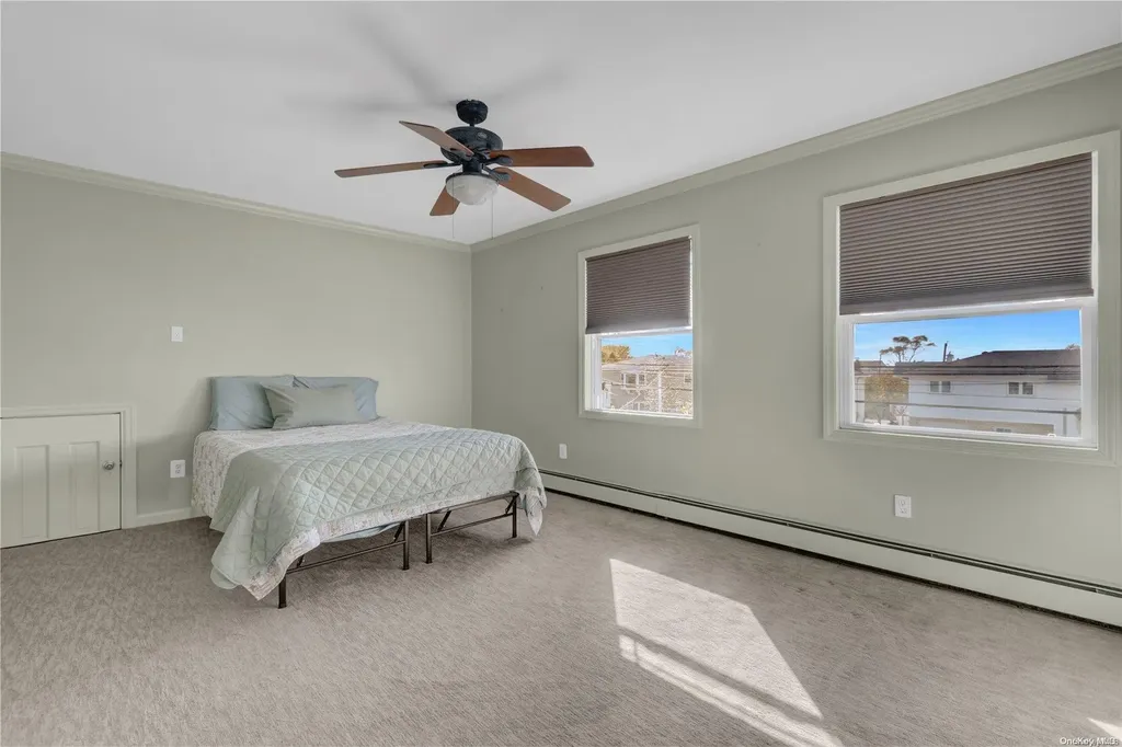 414 Venetian Boulevard Lindenhurst NY 11757