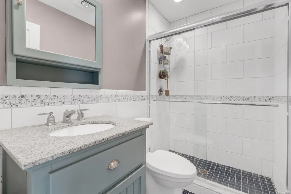 414 Venetian Boulevard Lindenhurst NY 11757