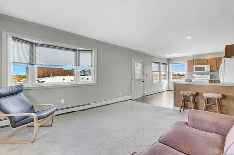 414 Venetian Boulevard Lindenhurst NY 11757