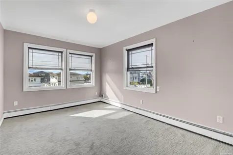 414 Venetian Boulevard Lindenhurst NY 11757