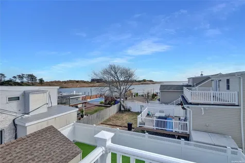 414 Venetian Boulevard Lindenhurst NY 11757