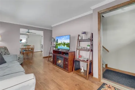 414 Venetian Boulevard Lindenhurst NY 11757