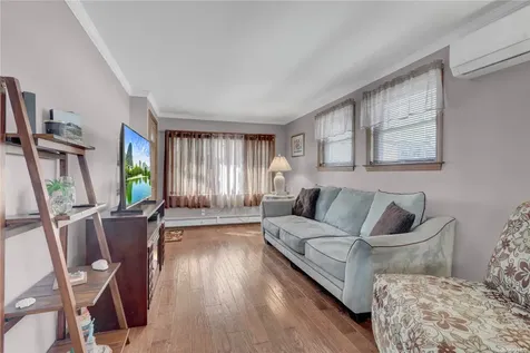 414 Venetian Boulevard Lindenhurst NY 11757