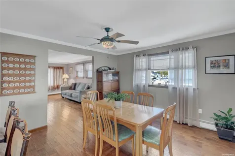 414 Venetian Boulevard Lindenhurst NY 11757