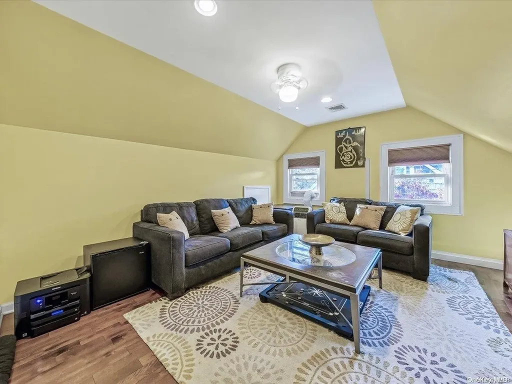 18 Carnation Road Levittown NY 11756