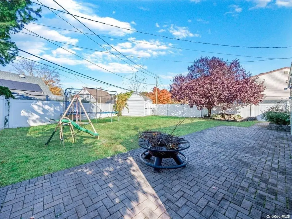 18 Carnation Road Levittown NY 11756
