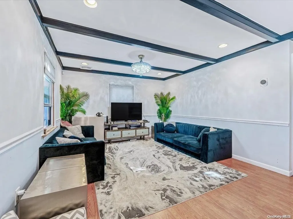 18 Carnation Road Levittown NY 11756