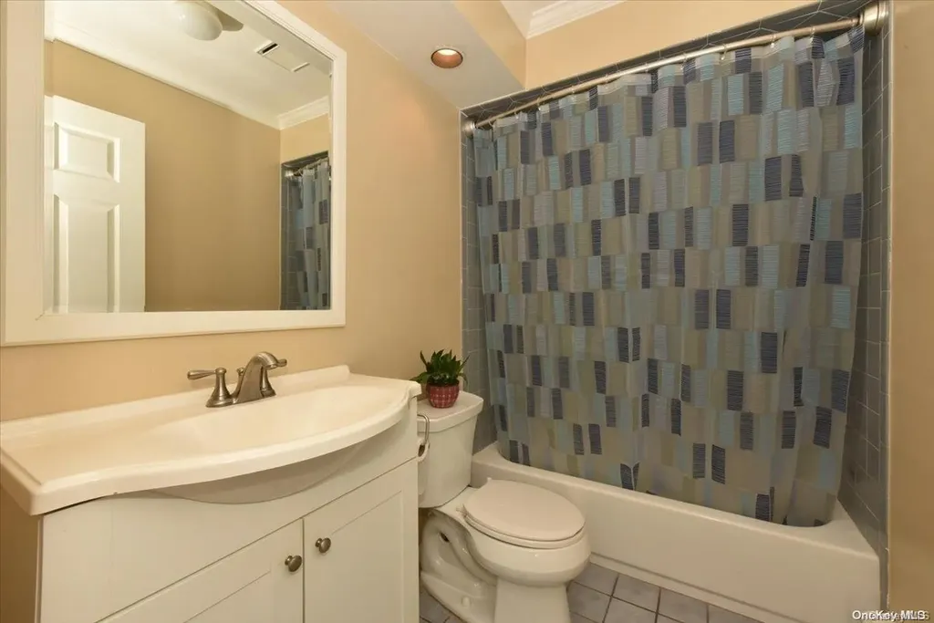125 Belmill Road Bellmore NY 11710