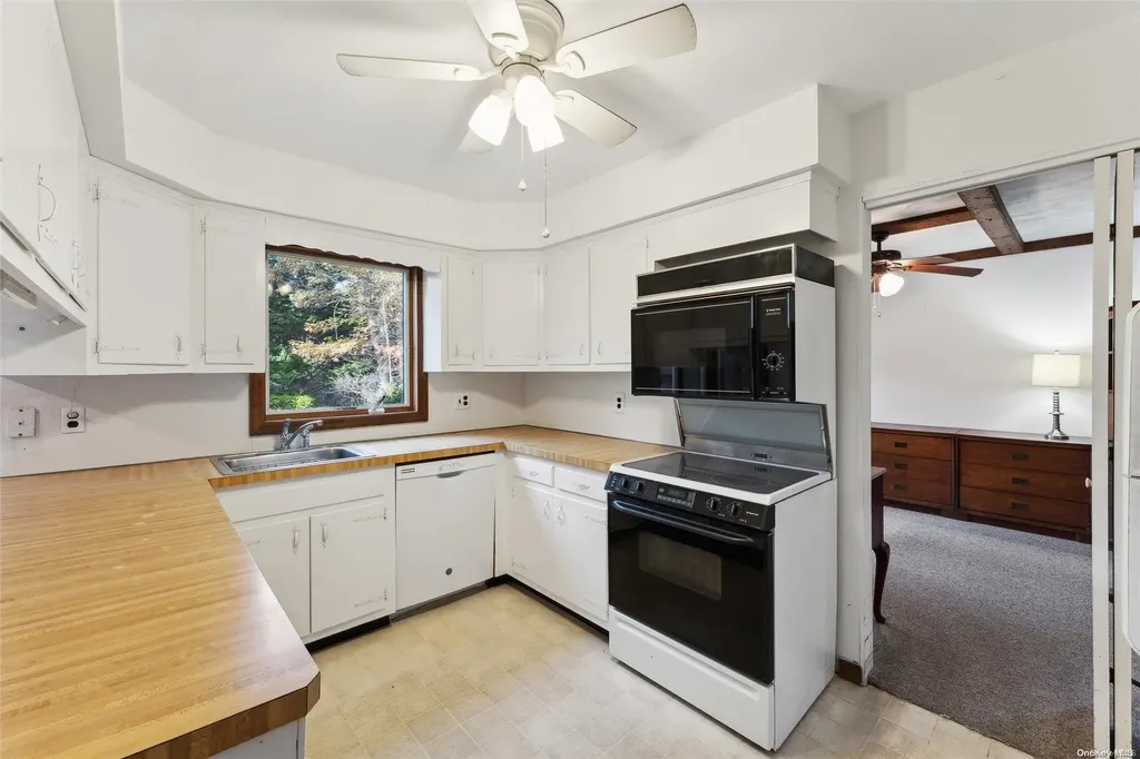 57 Jagger Lane Westhampton NY 11977