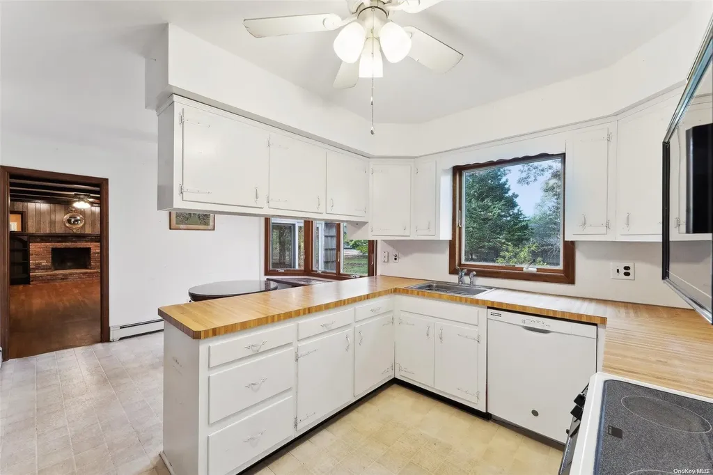 57 Jagger Lane Westhampton NY 11977