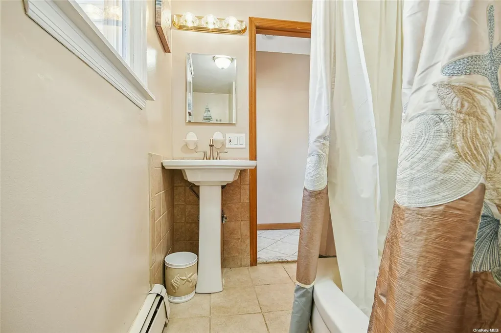 48 6th Avenue Kings Park NY 11754