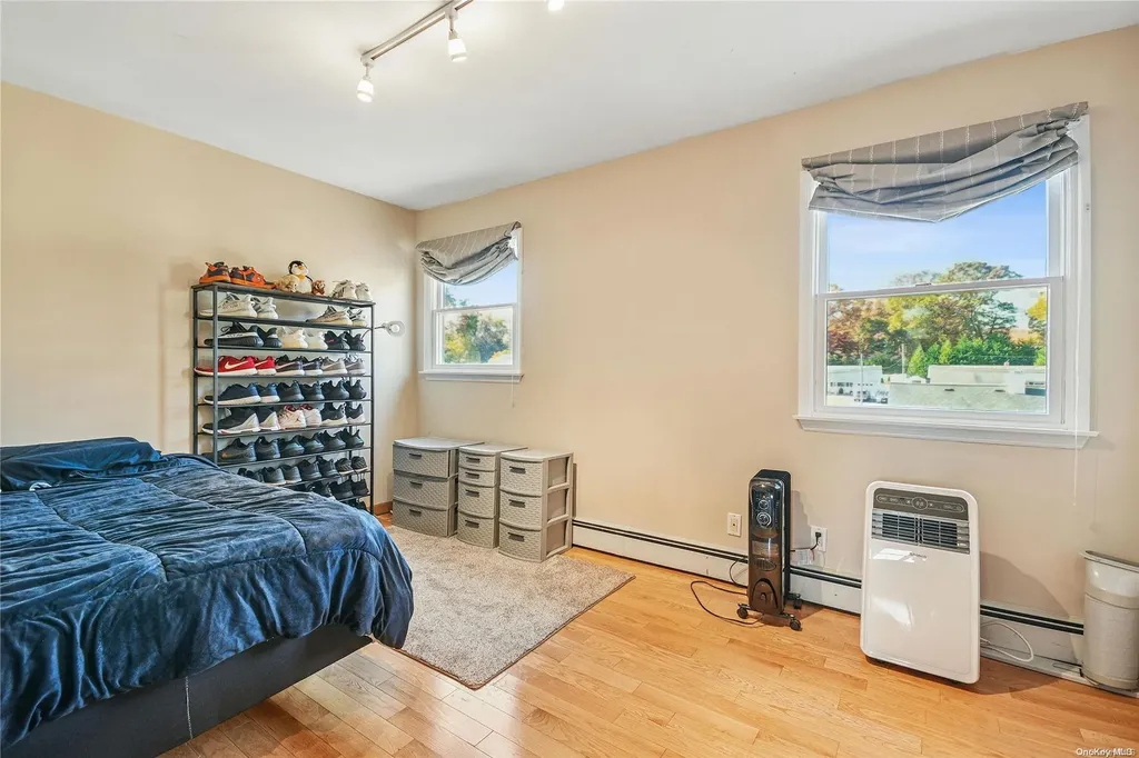 48 6th Avenue Kings Park NY 11754