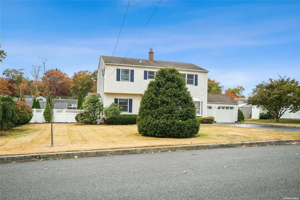 48 6th Avenue Kings Park NY 11754