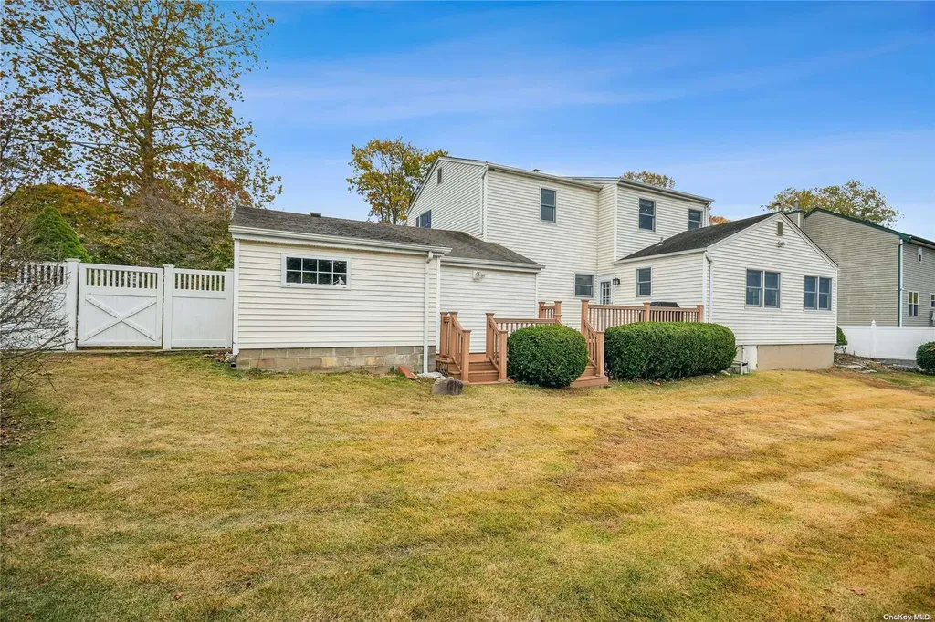 48 6th Avenue Kings Park NY 11754