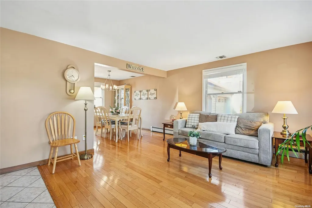 48 6th Avenue Kings Park NY 11754