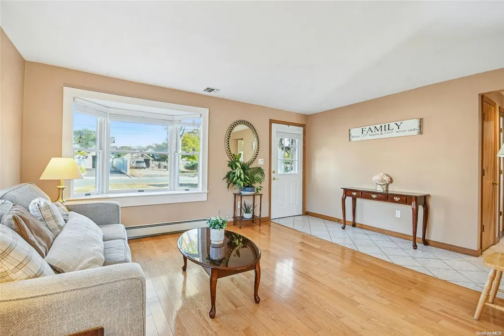 48 6th Avenue Kings Park NY 11754