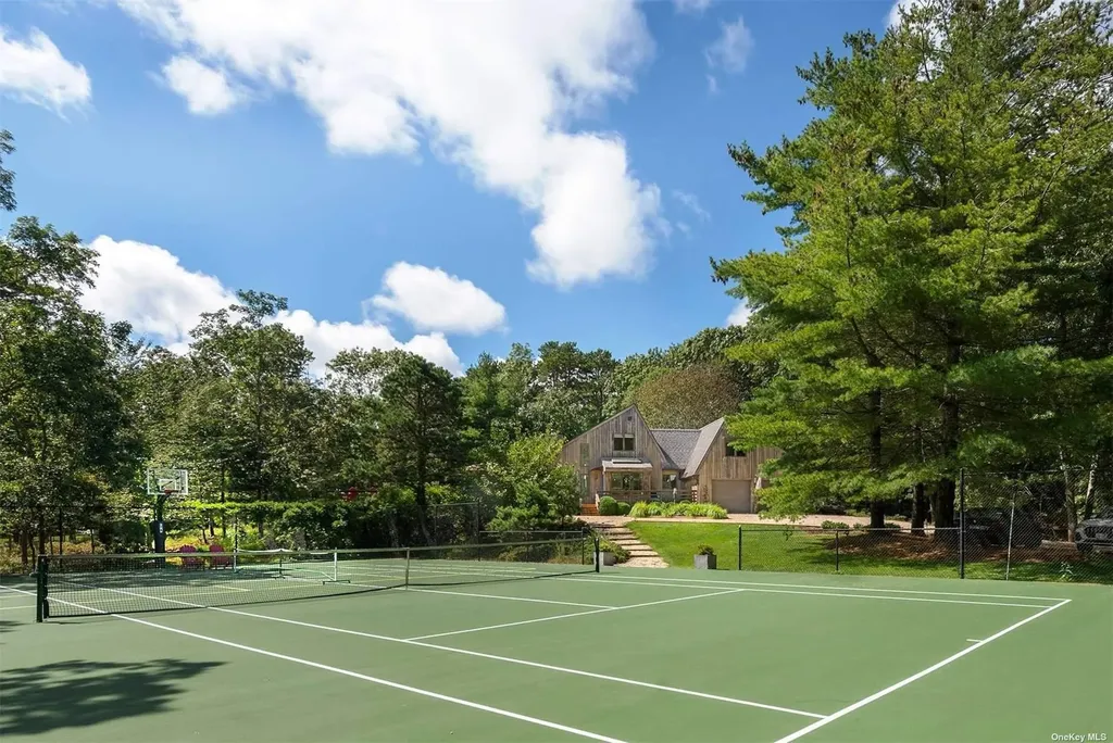 643 Stephen Hands Path East Hampton NY 11937