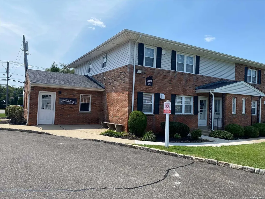 524 Kensington Lane Bethpage NY 11714