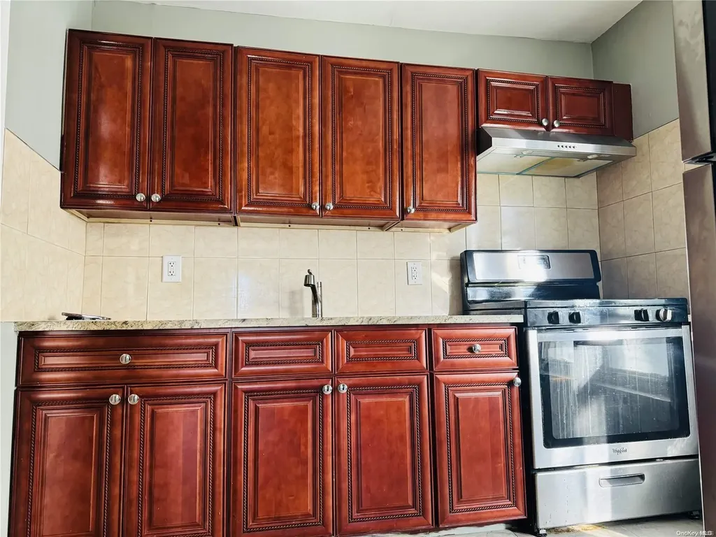 87-30 112 Richmond Hill NY 11418