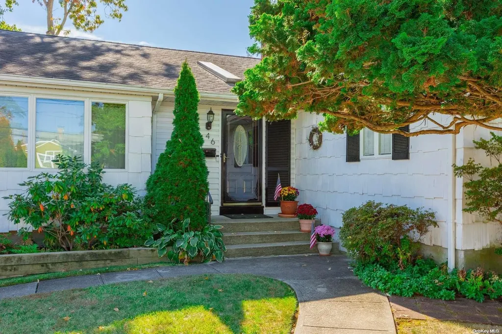 46 Idaho Avenue Bay Shore NY 11706