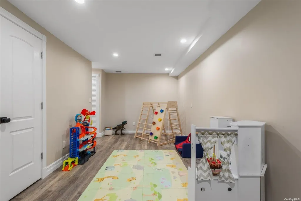 164-41 97th Street Howard Beach NY 11414
