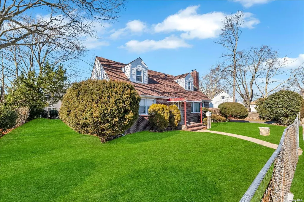 15 Rose Avenue Hempstead NY 11550