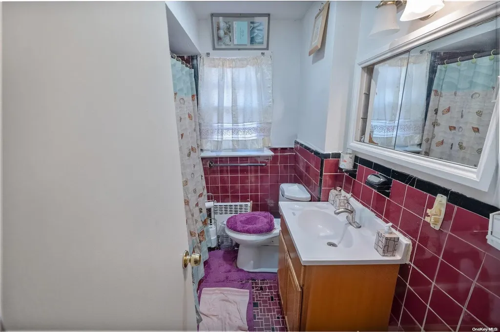 15 Rose Avenue Hempstead NY 11550