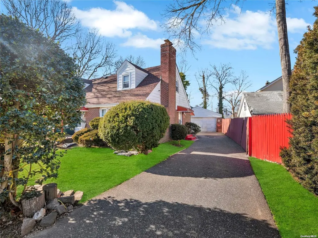 15 Rose Avenue Hempstead NY 11550