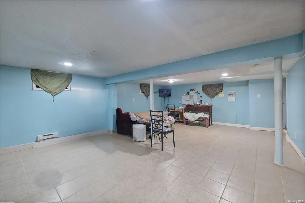 15 Rose Avenue Hempstead NY 11550