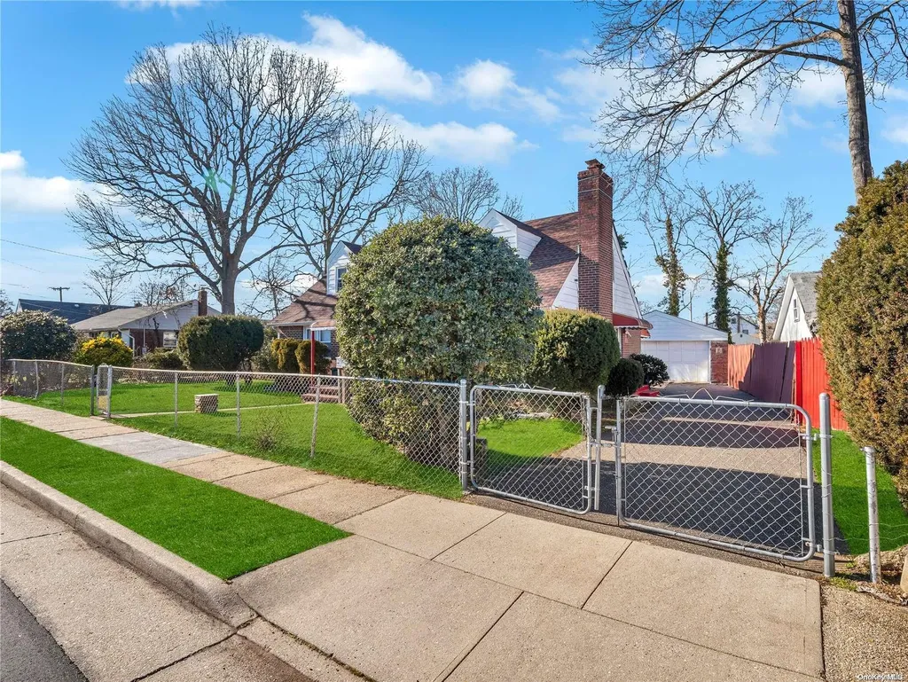 15 Rose Avenue Hempstead NY 11550
