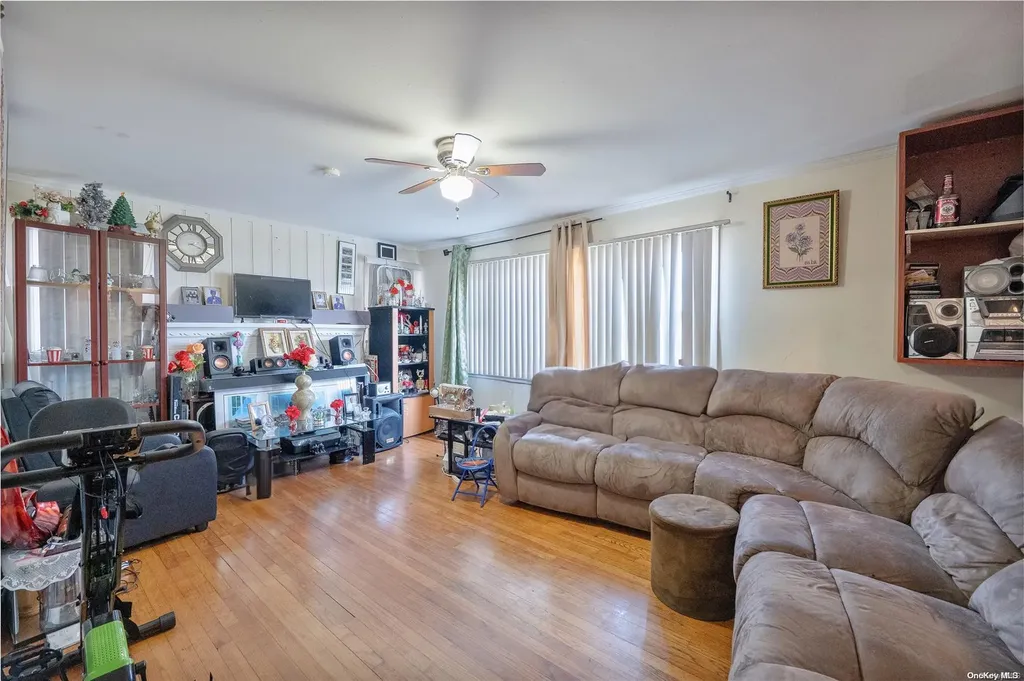 15 Rose Avenue Hempstead NY 11550