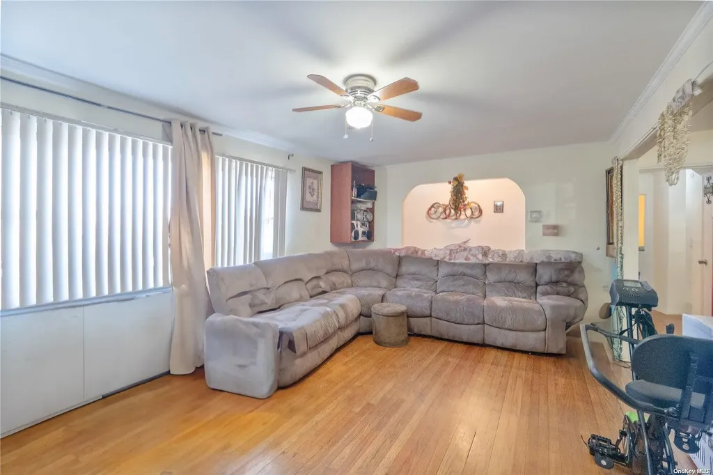 15 Rose Avenue Hempstead NY 11550