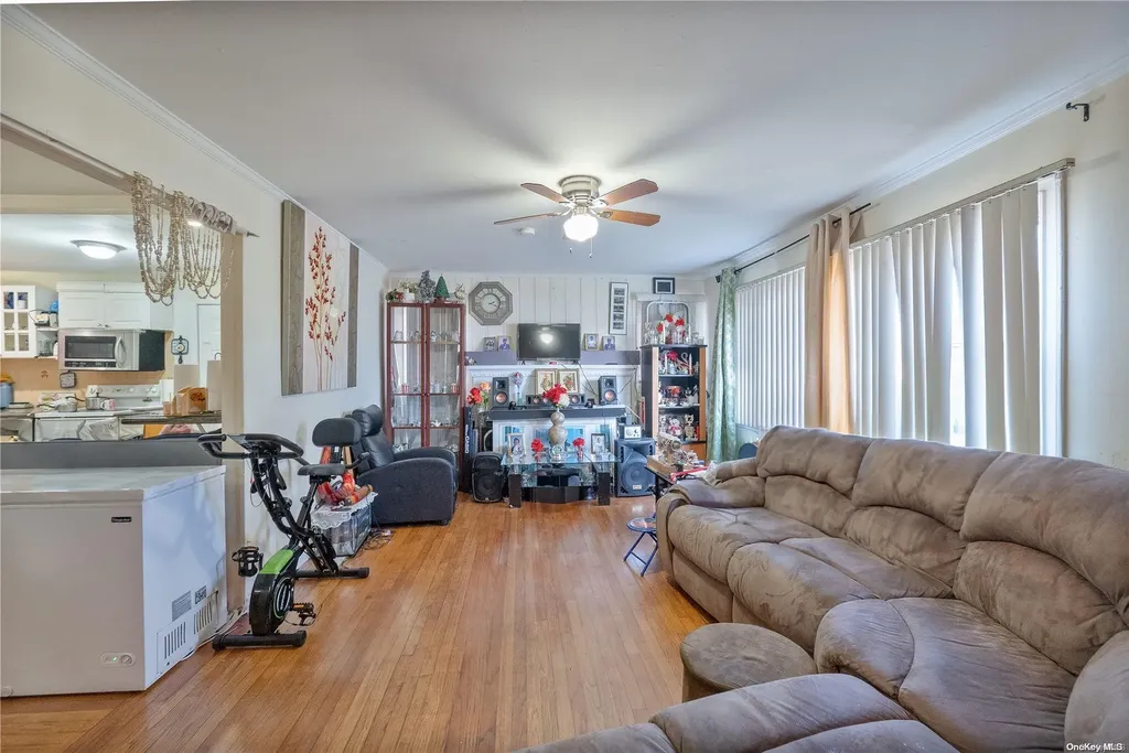 15 Rose Avenue Hempstead NY 11550