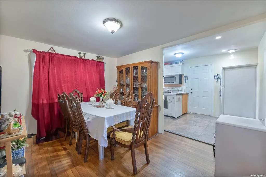 15 Rose Avenue Hempstead NY 11550